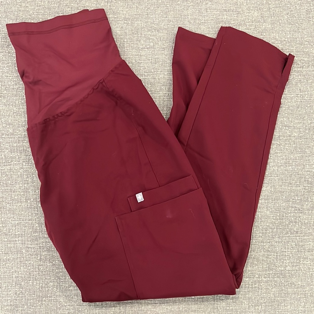 XS Figs Maternity Scrub Pants in BURGUNDY